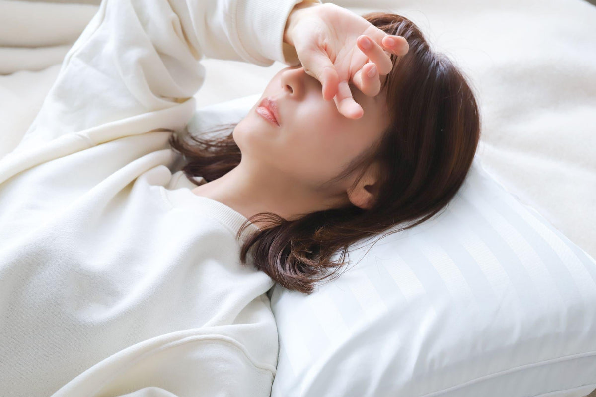 レム睡眠とは?ノンレム睡眠との違いと役割・睡眠の質を上げるコツを解説