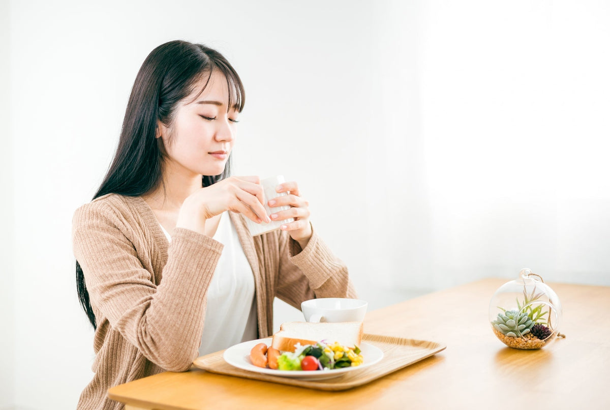 ストレスでご飯が食べられないのはなぜ?食欲不振の原因と対処法を解説