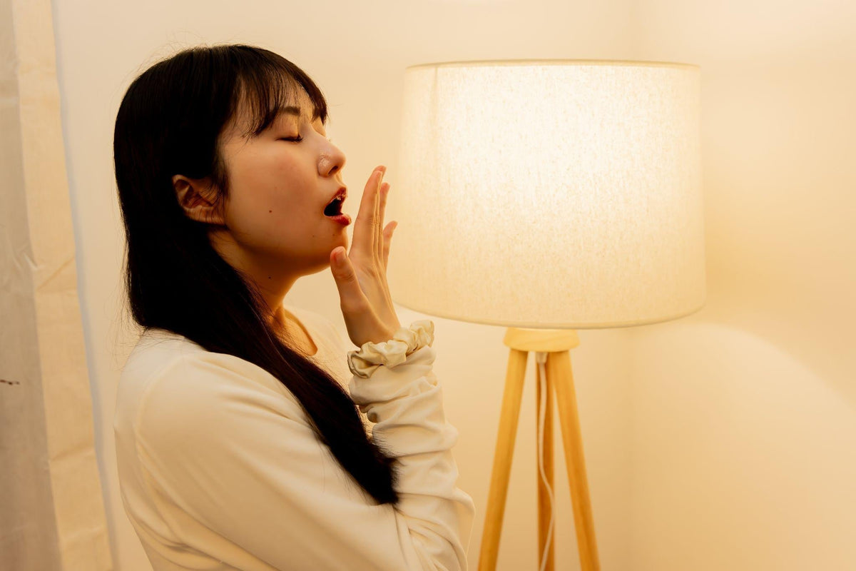 寝ても寝ても眠い秋はなぜ?セロトニンと自律神経の乱れと対策を解説