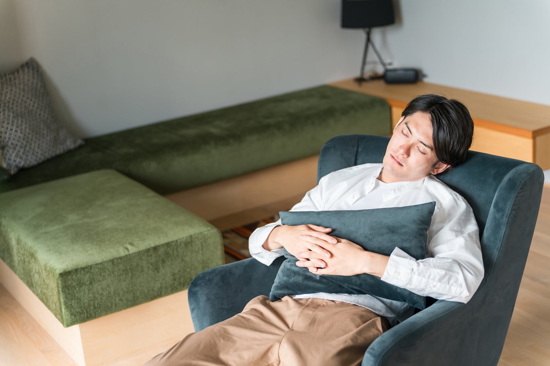 仮眠のコツは？ベストな長さと時間帯、目覚め方を解説