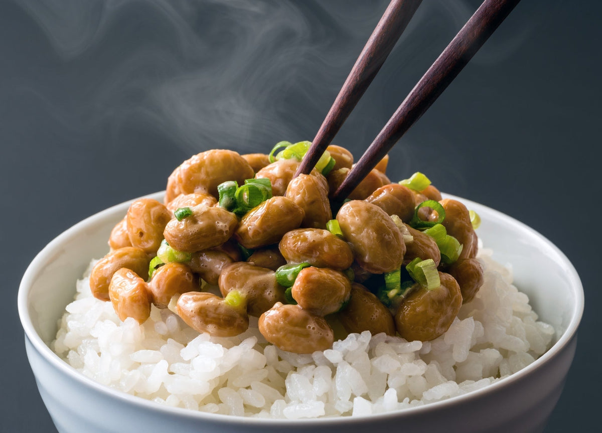 寝る前に納豆を食べてもよい？期待できる効果や食べ方、注意点を解説