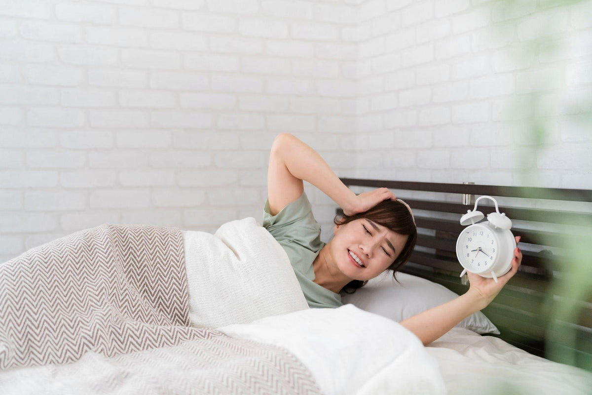 ストレスがあると朝起きられない？起きられないときの対処法や睡眠の質を高めるコツも解説