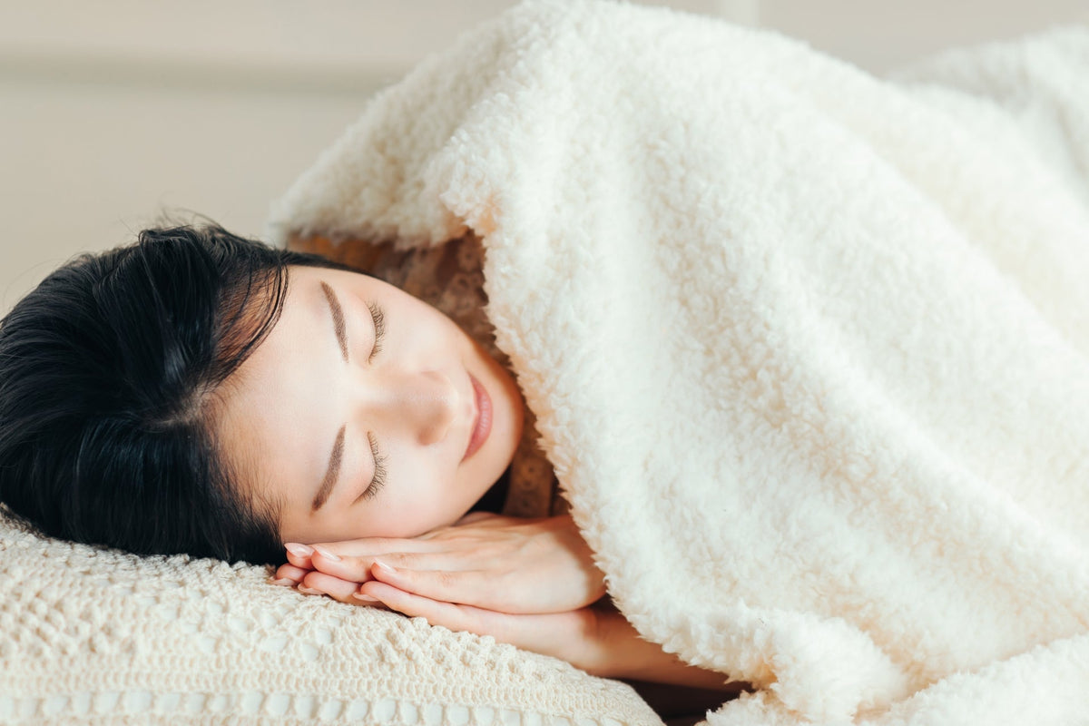 GABAに眠くなる効果があるのは本当？メリットや効率的に摂取するコツを解説